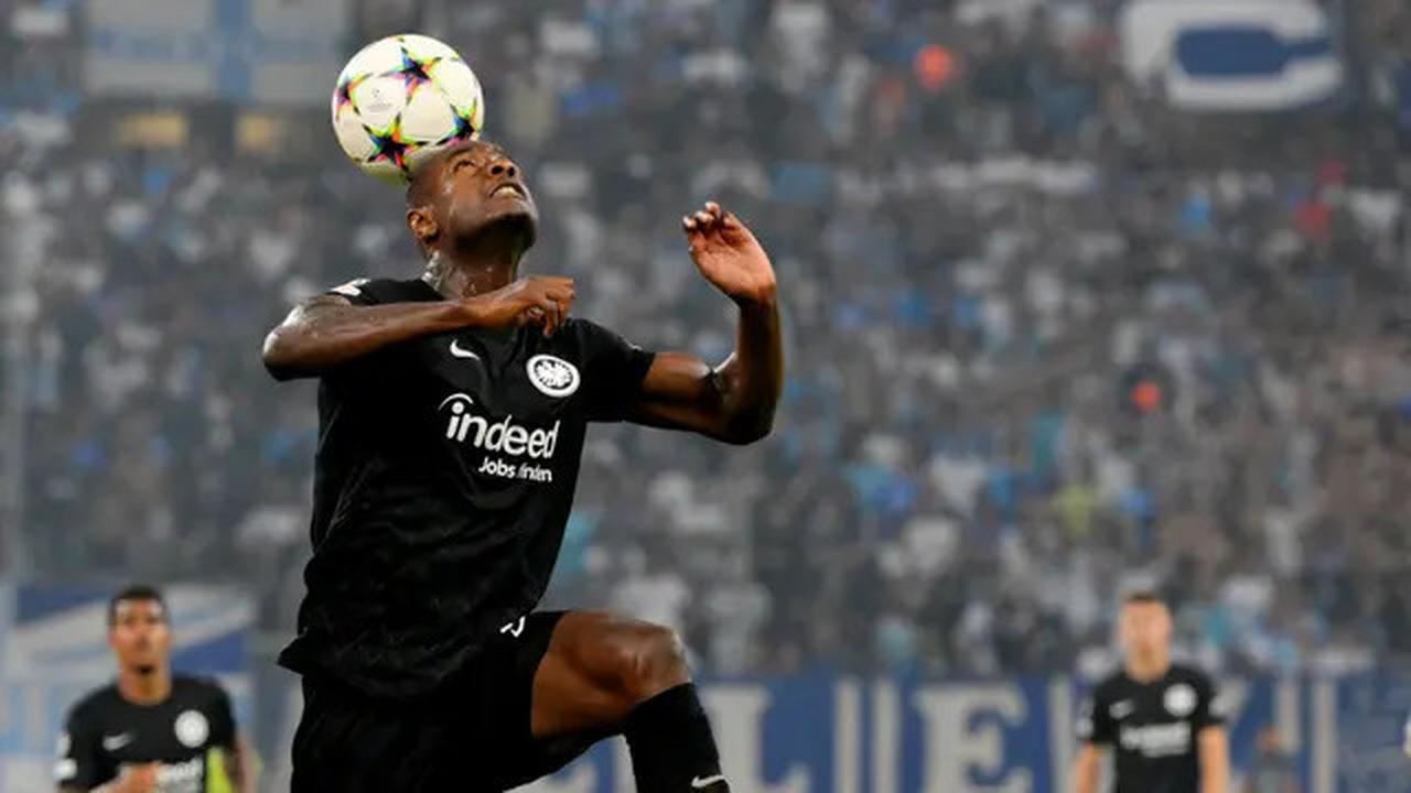 Darurat Lini Pertahanan, Manchester United Berani Menyeruduk 3 Tim Lain demi Bek AS Roma
