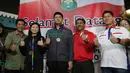 Praveen Jordan dan Debby Susanto mendapat sambutan dari berbagai pihak usai menjuarai All England saat tiba di Bandara Soekarno-Hatta, Rabu (16/3/2016). (Bola.com/Nicklas Hanoatubun)