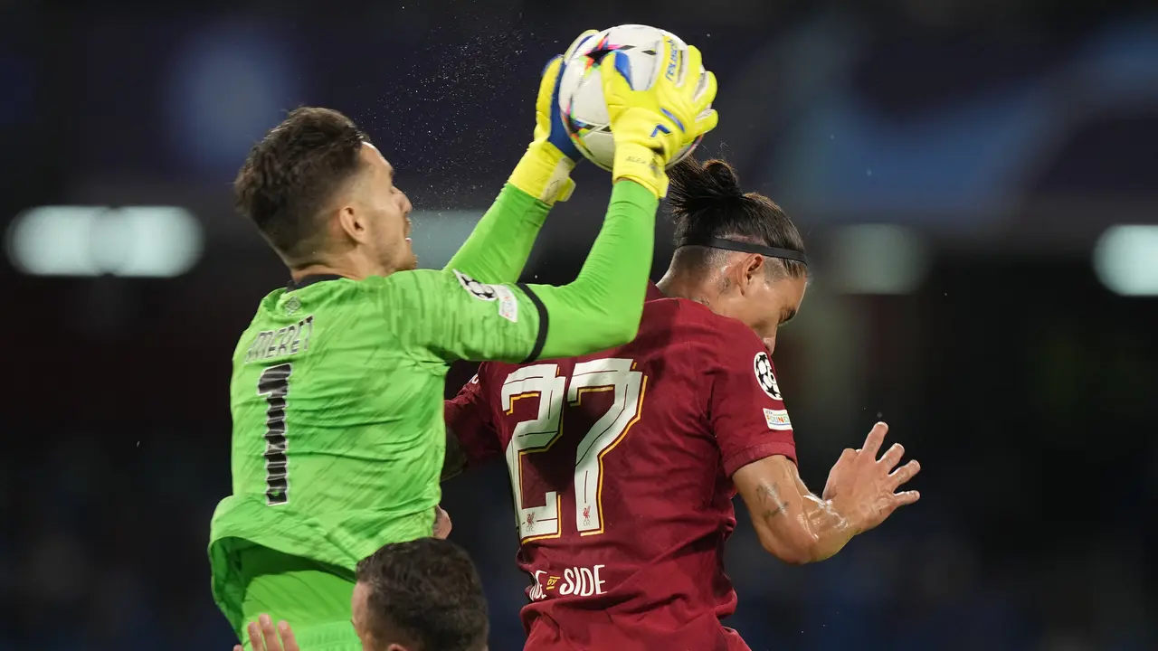 Napoli Bantai Liverpool di Stadion Diego Armando Maradona