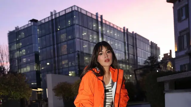 Dari Tweed hingga Sporty Jacket, Gaya Layering Raisa di Milan Fashion Week Jadi Sorotan