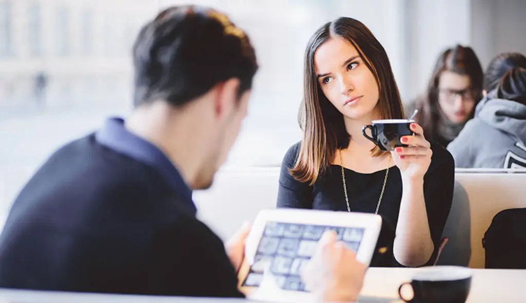 Punya pacar posesif harus punya kesabaran ekstra.