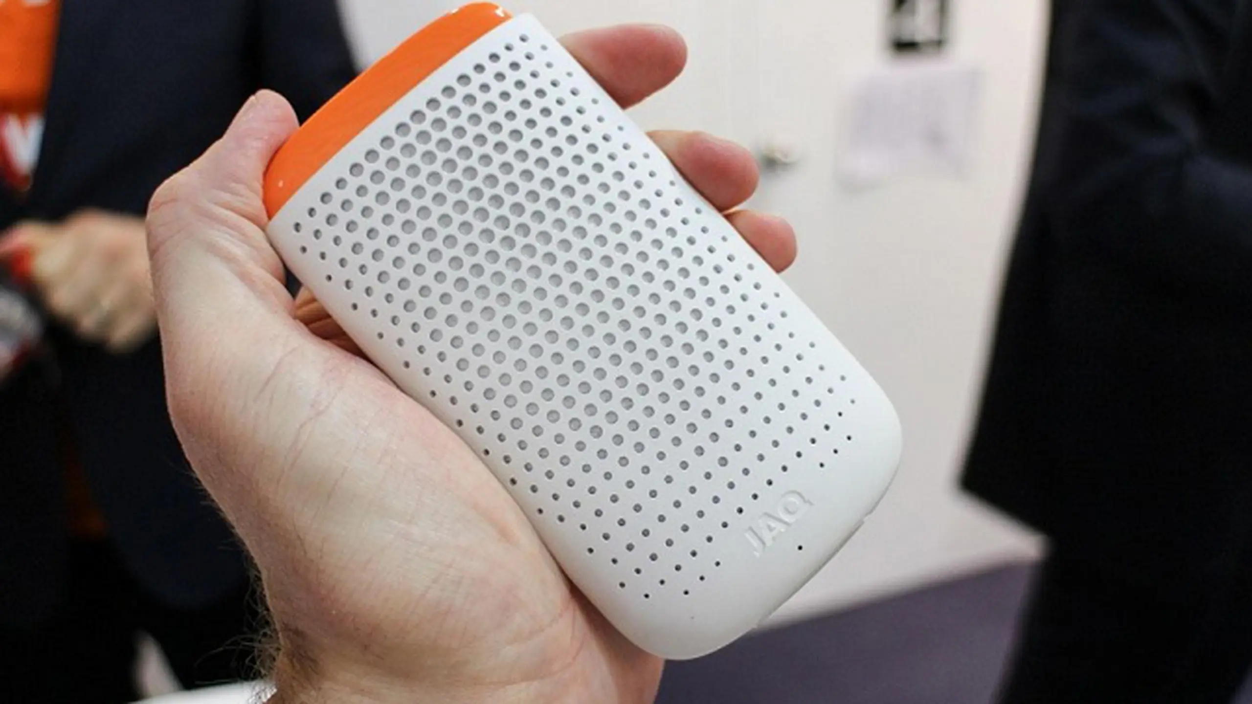 Jaq, Power Bank Unik Bertenaga Air dan Garam