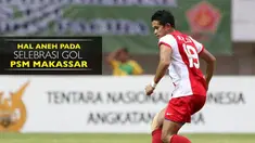 Rizky Pellu, gelandang PSM Makassar yang melakukan selebrasi push-up ketika rekannya mencetak gol ke gawang Persiba Balikpapan