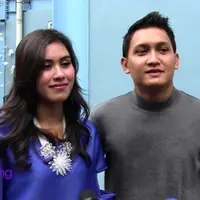 Hubungan asmara Syahnaz Sadiqah dan Juan Christian sering diwarnai dengan candaan mereka. Terkadang Syahnaz pun merasa geli, saat Juan melakukan hal-hal romantis untuknya.