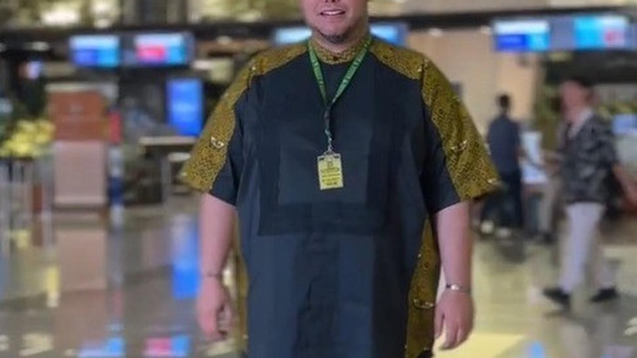 Potret Haru Ivan Gunawan Diantar ke Bandara untuk Berangkat Haji ke Tanah Suci