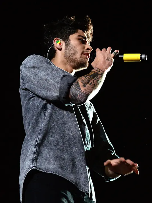 Minggu-minggu setelah Zayn Malik keluar dari grup One Direction, hubungannya dengan Perrie Edwards sempat terlihat semakin kuat dari sebelumnya. (Bintang/EPA)