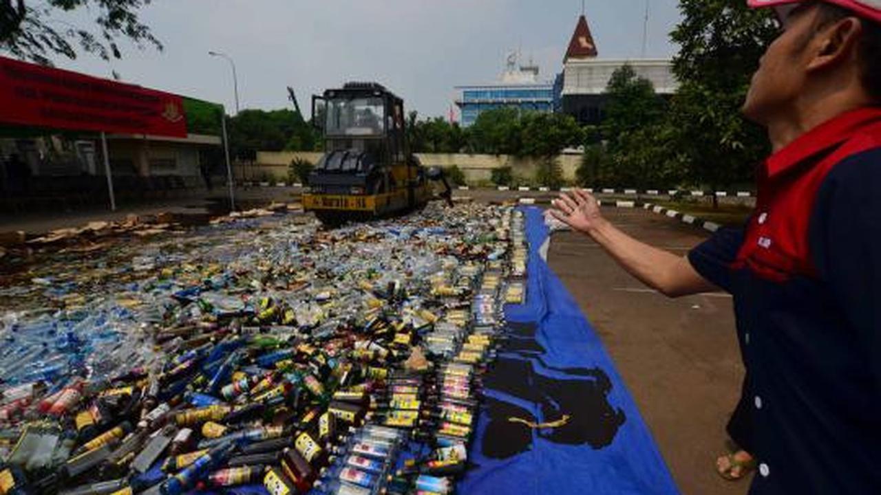 Polisi musnahkan ribuan Miras