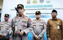 VIDEO: Hormat Jenderal Agus Andrianto Ke Kapolri, Listyo Menunduk "Sekali Komandan Tetap Komandan!"