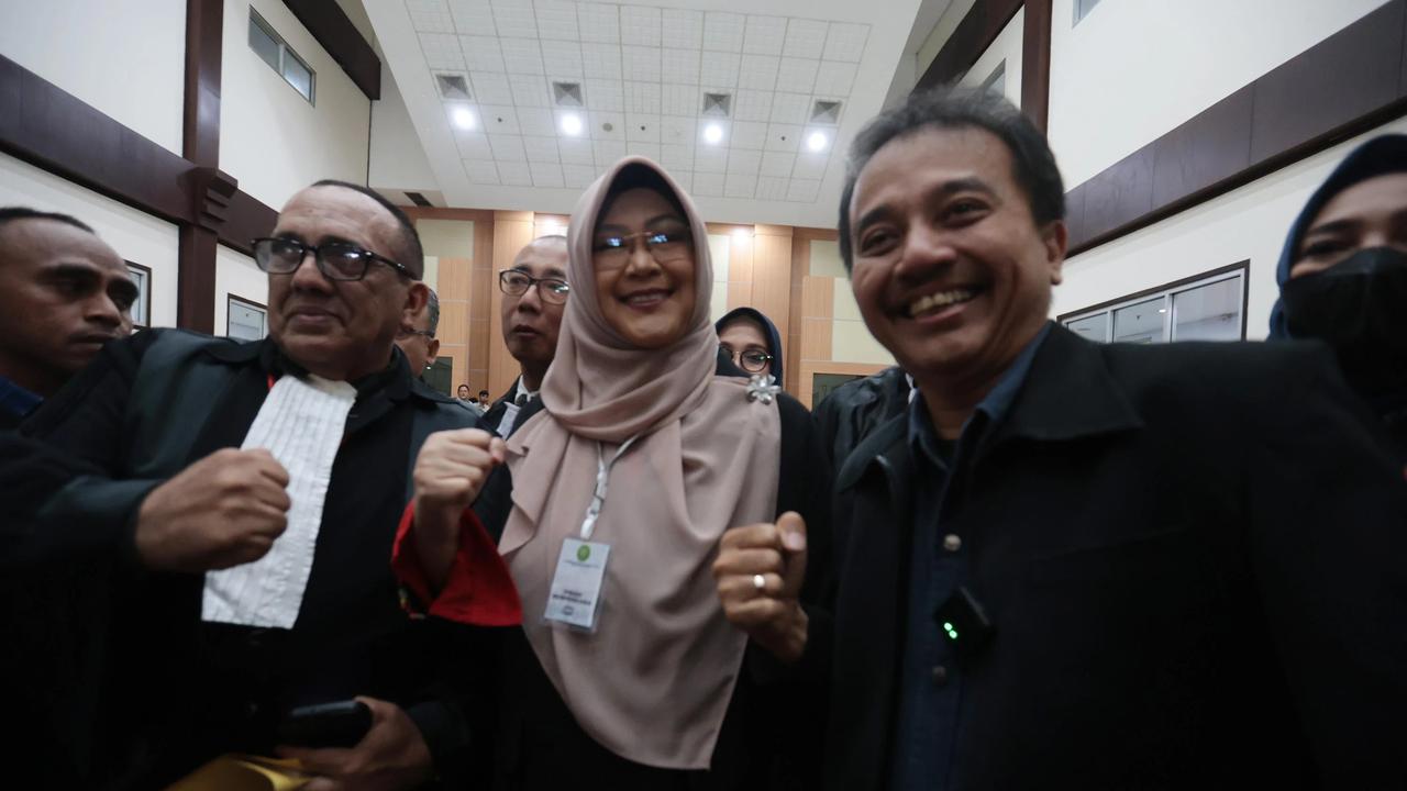 FOTO: Dokter Tifa Didakwa Terkait Tudingan Ijazah Jokowi