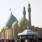 Masjid Jamkaran di luar kota keagamaan Qom 120 km selatan Teheran, Iran, 8 September 2006. (BEHROUZ MEHRI/AFP)