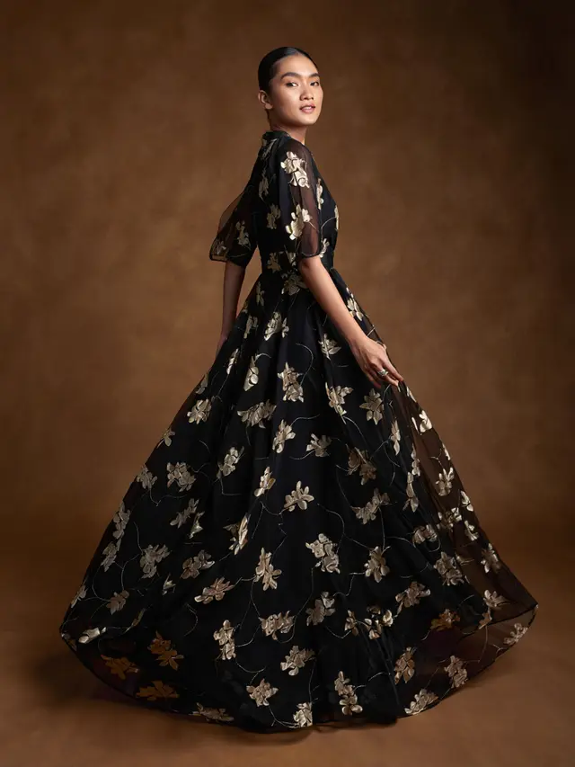 Long Dress Pesta A-Line Monokrom