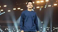11 Ide Outfit Nonton Konser Pria Celana Pendek yang Stylish di 2025