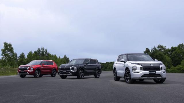 Mitsubishi Outlander PHEV Bersolek, Dibekali Baterai yang Lebih Besar