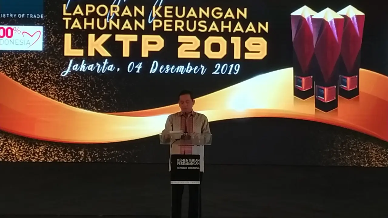 Sebanyak 12 perusahaan Penanaman Modal Asing (PMA) dan Penanaman Modal Dalam Negeri (PMDN) mendapatkan penghargaan Laporan Keuangan Tahunan Perusahaan (LKTP) 2019. Liputan6.com/Athika