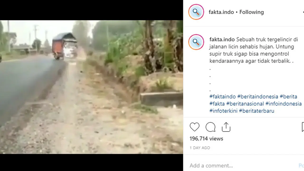 Seperti dilansir akun Instagram @fakta.indo, terlihat mobil besar tersebut harus ngedrift layaknya kendaraan balap.
