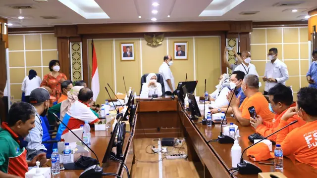 Menaker Dialog dengan Pimpinan Serikat Pekerja/Serikat Buruh terkait Permenaker 2/2022