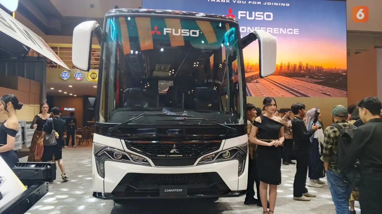 Mitsubishi Fuso Canter Extra Long Bus di GIIAS 2026