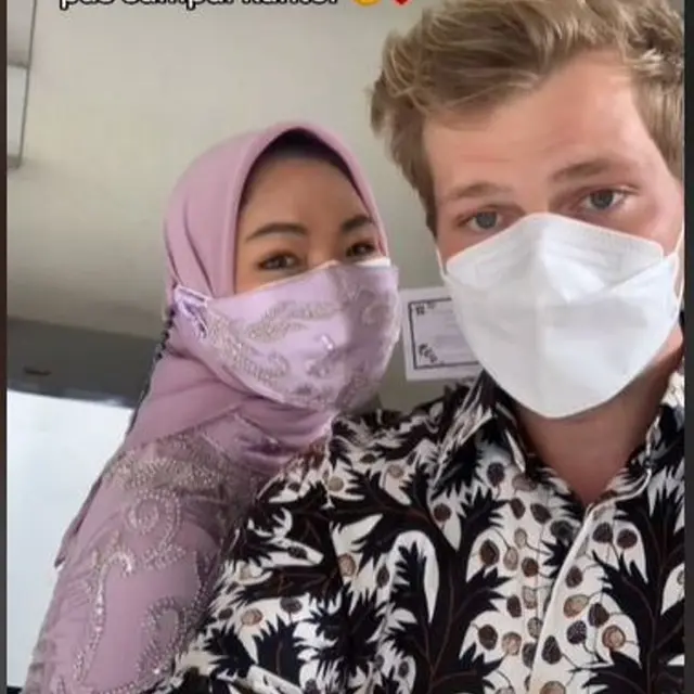Jawaban Menohok Wanita yang Dicibir Tak Pantas Menikah dengan Pria Asing