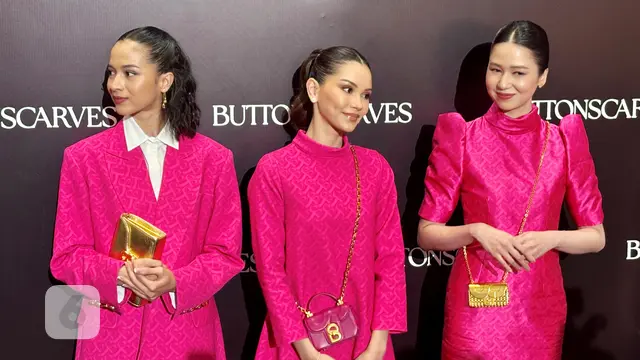 Buttonscarves