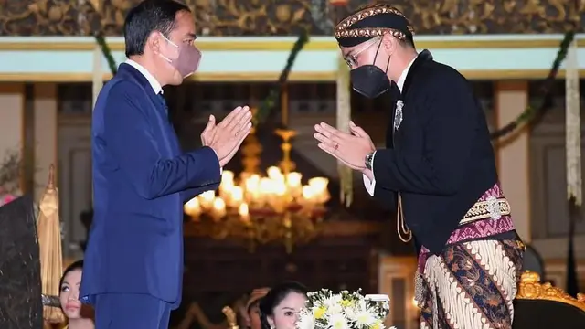 Presiden Jokowi dan GPH Bhre Cakrahutomo. (Foto: Dok. Instagram @jokowi)