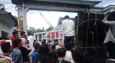 Warga Desa Demo Kantor Kejati Gorontalo