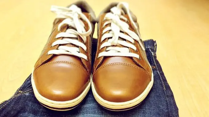 Membersihkan sepatu kulit dan boots/ copyright Pexels.com