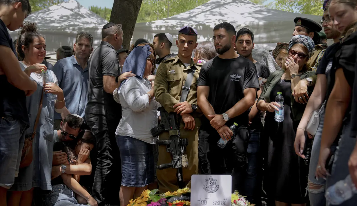Penyerang Palestina ditembak dan dibunuh oleh pasukan Israel, kata tentara. (AP Photo/Ohad Zwigenberg)