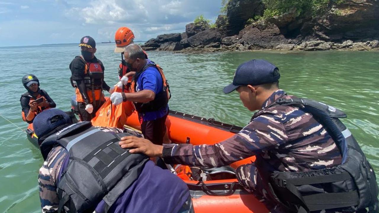 Pencarian korban tenggelam di perairan melawai