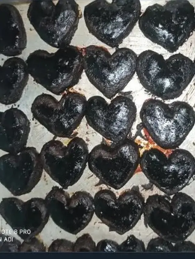 6 Potret Kue Lebaran Gosong Ini Bikin Enggak Napsu Makan