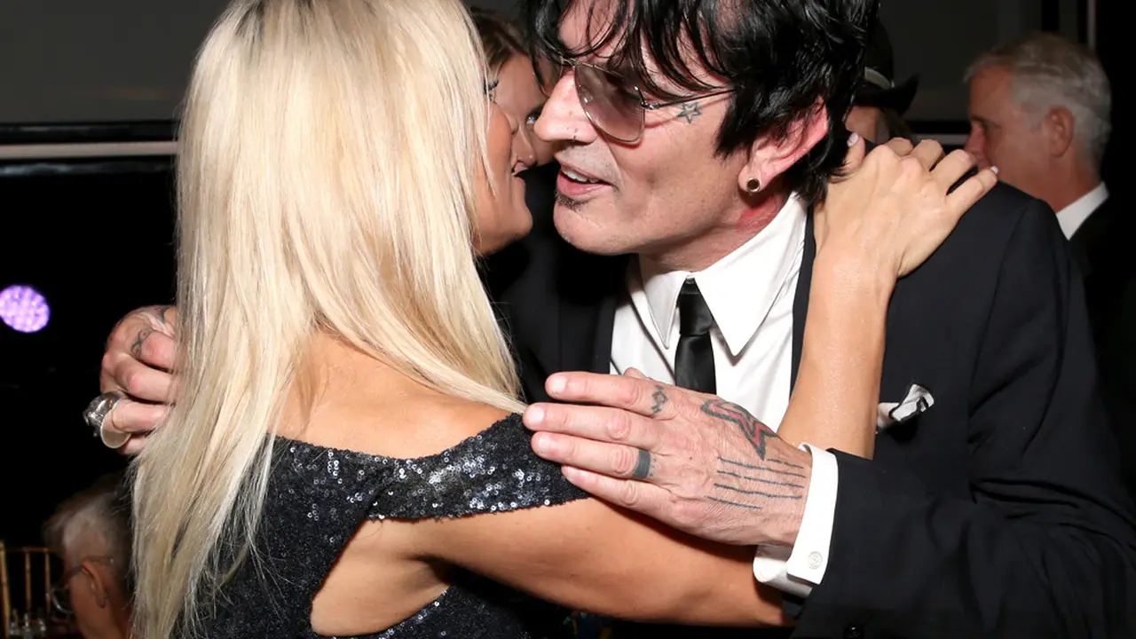 Lama Bercerai, Pamela Anderson Foto Bareng Tommy Lee