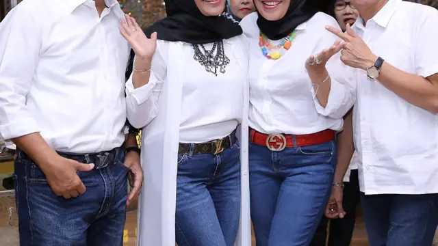 6 Potret Yuli Nenek Ayu Ting Ting yang Awet Muda, Bak ABG