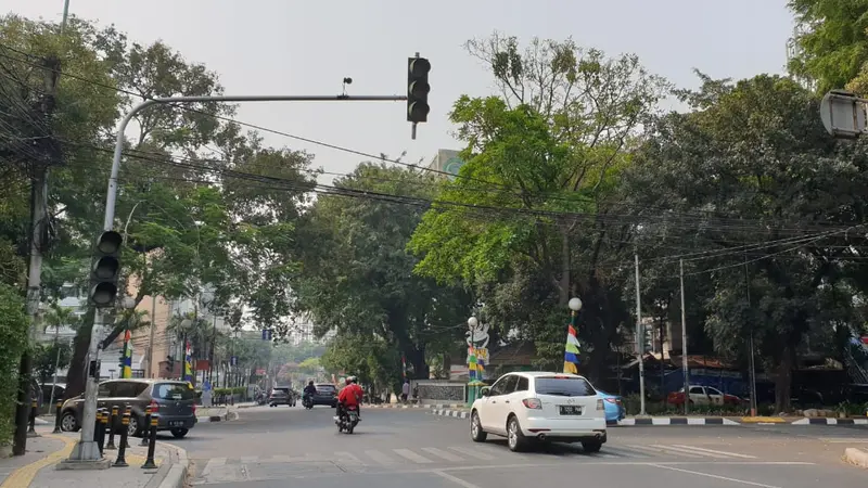 Lampu lalu lintas di Jakarta mati imbas dari  listrik padam.