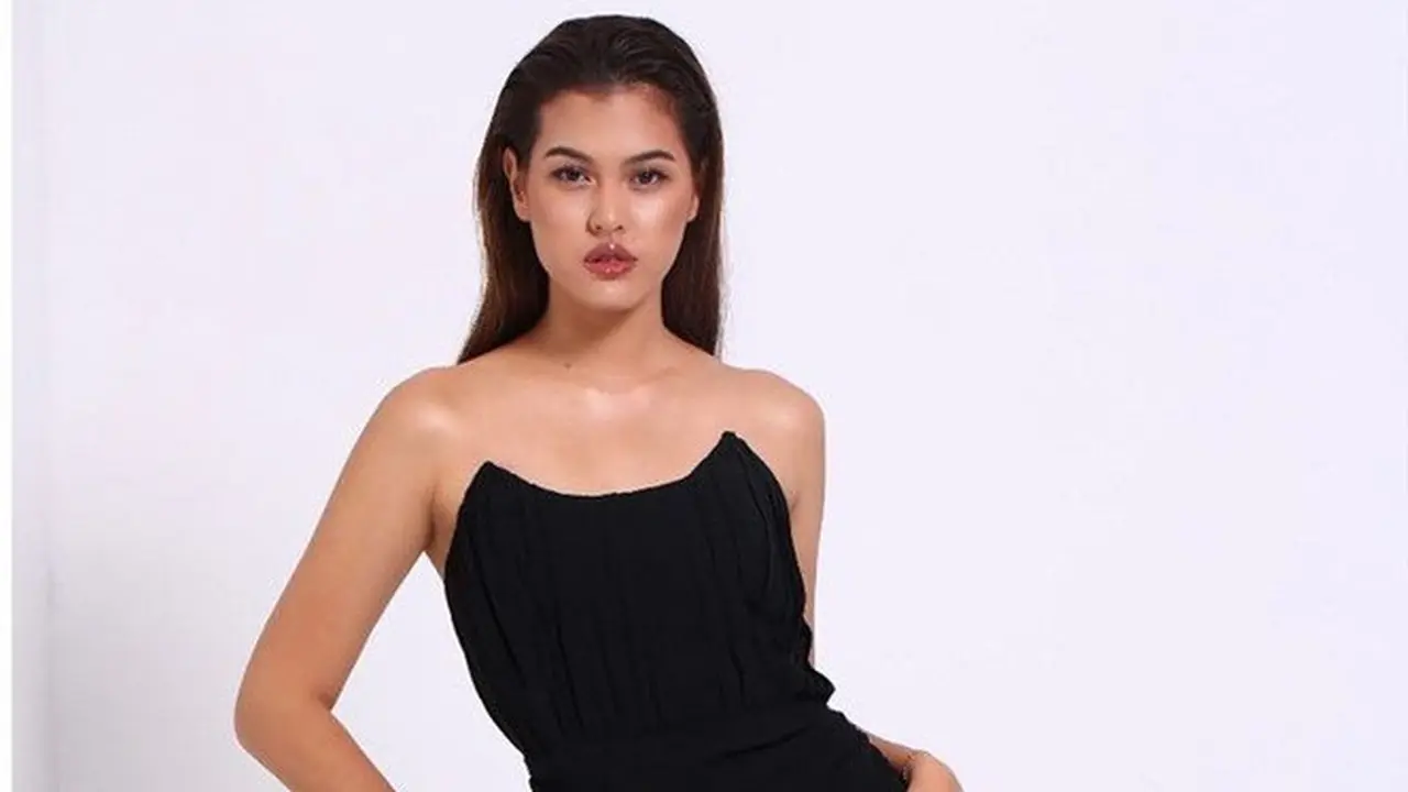 7 Gaya Pemotretan Rebecca Tamara dengan Gaun Hitam, Tampil Menawan