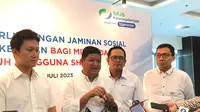 Direktur Kepesertaan BPJS Ketenagakerjaan, Zainudin, dalam acara peresmian kerjasama dengan Shopee, di Plaza BPJAMSOSTEK, Jakarta, Senin (31/7/2023). (Tira/Liputan6.com)