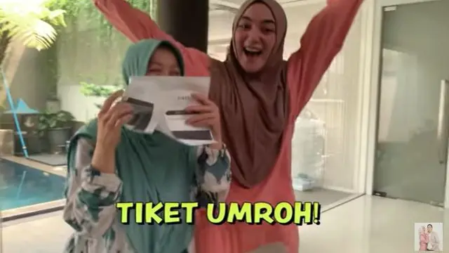 6 Momen Citra Kirana Beri Kejutan Babysitter, Beri Hadiah Umrah