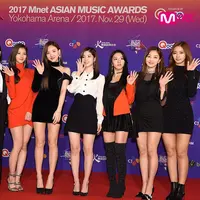TWICE di Mnet Asian Music Awards 2017 (Twitter/MnetMAMA)