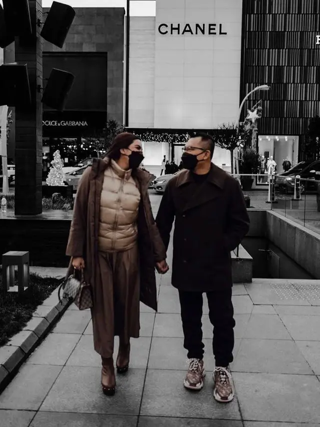 11 OOTD Ashanty saat Liburan di Turki, Stylish Bergaya Glamor hingga Sporty
