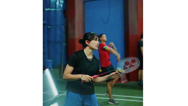 Potret Gaya Sporty Sintya Marisca