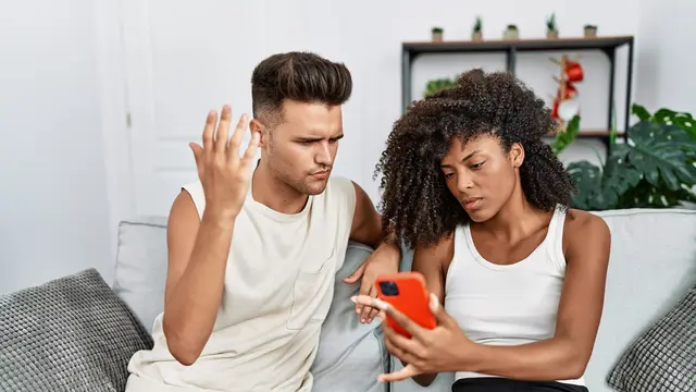 Kepercayaan yang rusak akibat perselingkuhan tentu saja tidak mudah untuk diperbaiki.