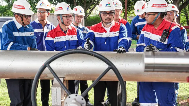 Wakil Menteri ESDM, Yuliot Tanjung, saat mengunjungi Integrated Terminal Jakarta. (Foto: Pertamina)