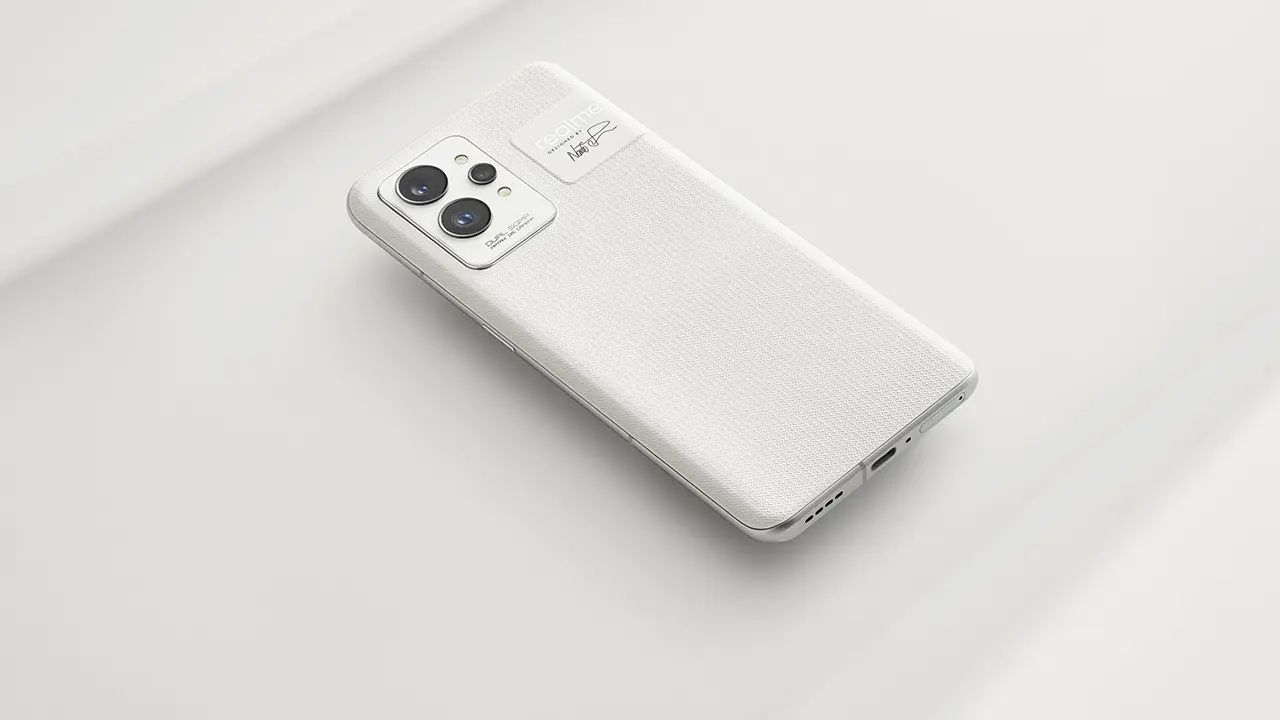 Realme GT 2 Pro (Dok. Realme)