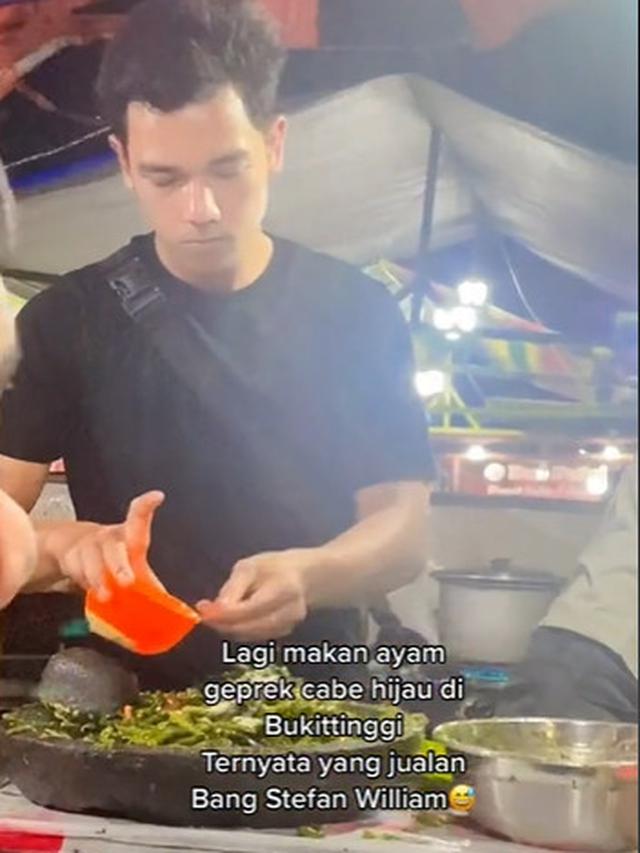 Viral Penjual Ayam Geprek Ini Mirip Stefan William, Bikin Salah Fokus