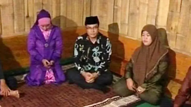 Aceng Silau Harta, Tahta, Wanita