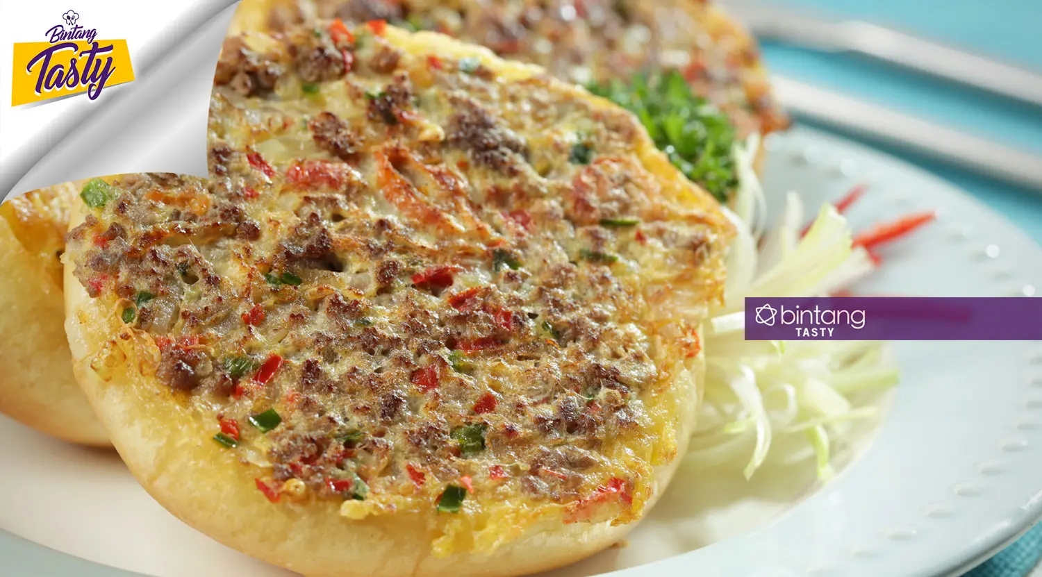 Roti topping daging. (Fotografer: Daniel Kampus/DI: M. Iqbal Nurfajri/Chef: Arum Sari)