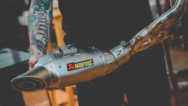 Penggunaan DB Killer untuk meredam suara agar tidak terlalu bising (Layz Motor)