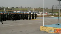 Citizen6, Lebanon: Pemberangkatan cuti secara resmi dilepas oleh Dansatgas Indobatt Letkol
Inf Suharto Sudarsono dengan upacara militer sederhana, Selasa (13/3). (Pengirim: Badarudin Bakri)