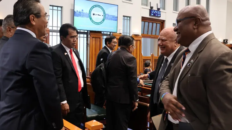 Delegasi DPR RI melakukan kunjungan ke Suva dan bertemu dengan parlemen Fiji. (Dok. Kemlu RI)