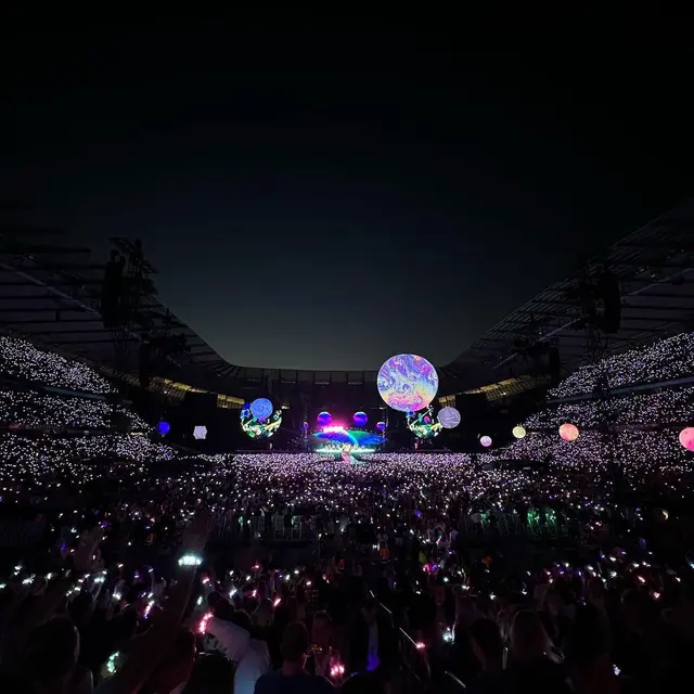 Al Ghazali nonton konser Coldplay di Manchester, Inggris (Foto: alghazali7)