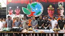 Kabid Humas Polda Metro Jaya Kombes Argo Yuwono (keempat kiri) memberikan keterangan saat rilis sejumlah kasus peredaran narkoba selama  Operasi Nila Jaya 2019 di Jakarta, Kamis (10/10/2019). Operasi Nila Jaya digelar sejak 18 September 2019 hingga 2 Oktober 2019. (Liputan6.com/Herman Zakharia)