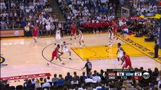 Berita video aksi pemain Houston Rockets, James Harden, dengan 10 assist saat menghadapi Golden State Warriors, Rabu (18/10/2017) WIB.